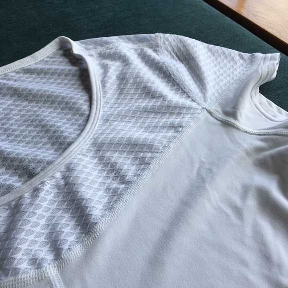 Tonic Active White Mesh Top - Picture 2 of 7